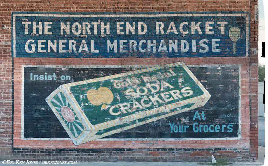 _ghostsigns_jpegs/KS_Wichita_RacketStore_00.jpg