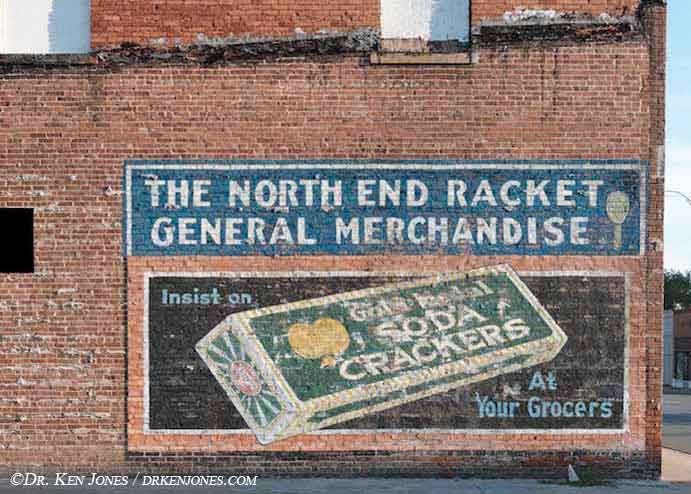 _ghostsigns_jpegs/KS_Wichita_RacketStore_02.jpg