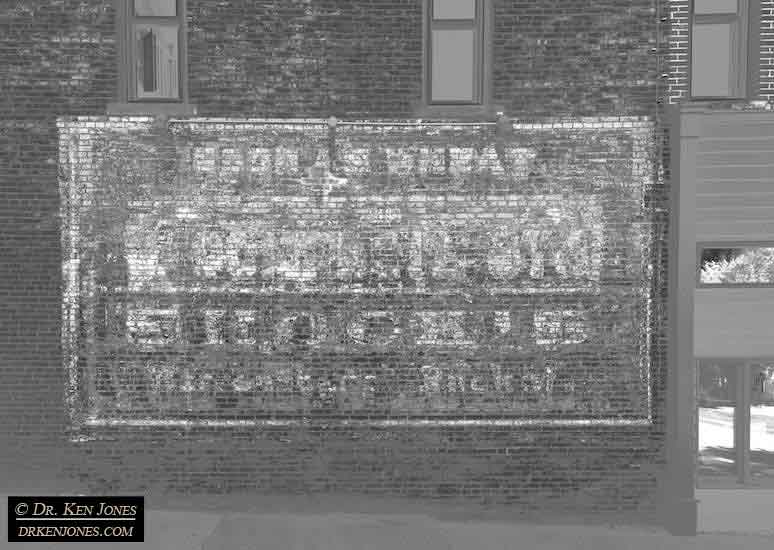 _ghostsigns_jpegs/MO_Warrensburg_RacketStore_03.jpg