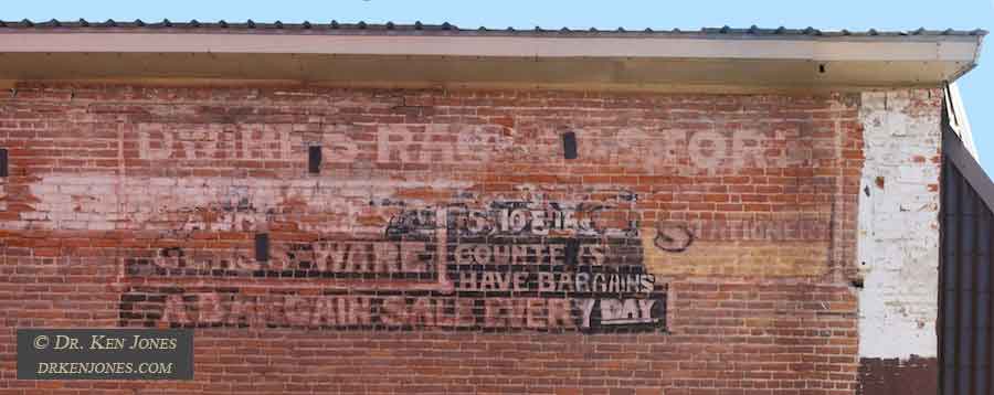 _ghostsigns_jpegs/WA_Garfield_DwiresRacketStore_00.jpg